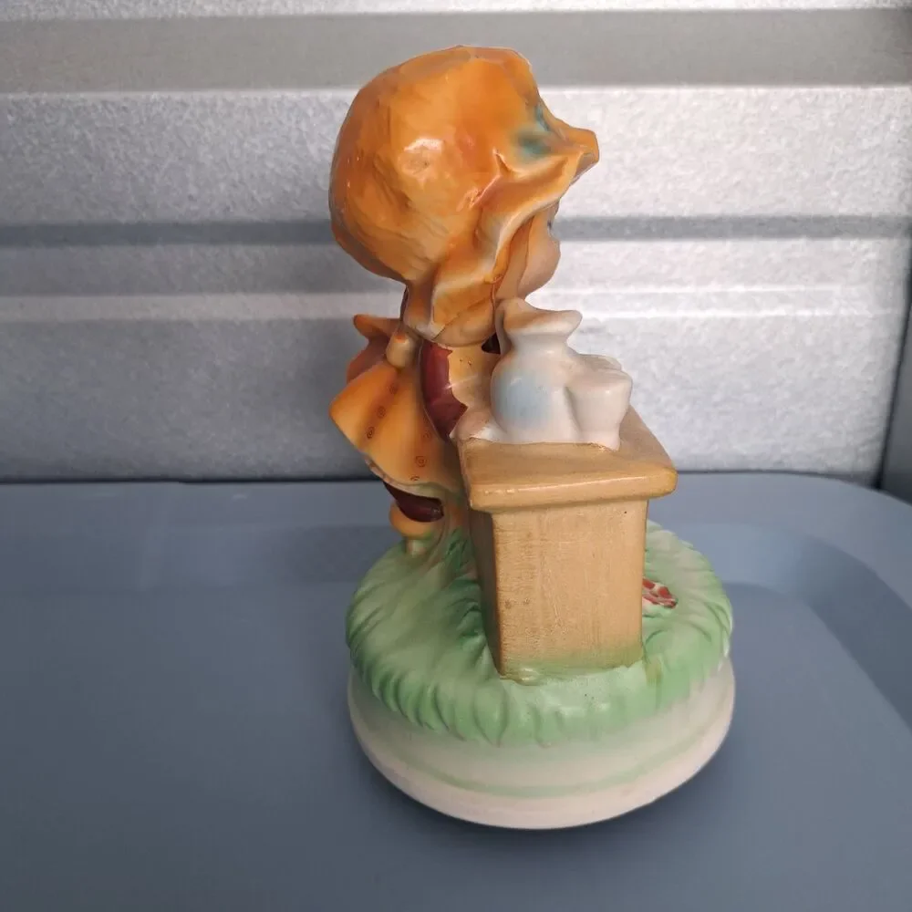 Vintage Fred Roberts Music Box The Lemonade Stand Rotating Japan Plays “My Way”